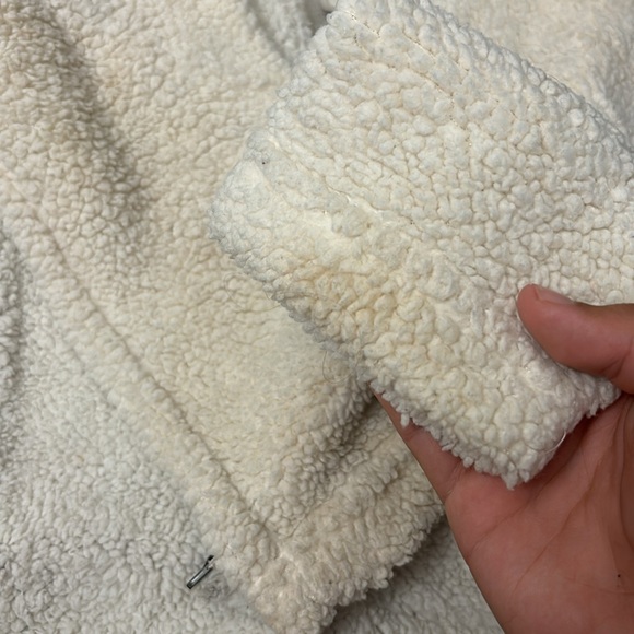 New England Patriots White Fur Zip Up Sherpa - Picture 4 of 5